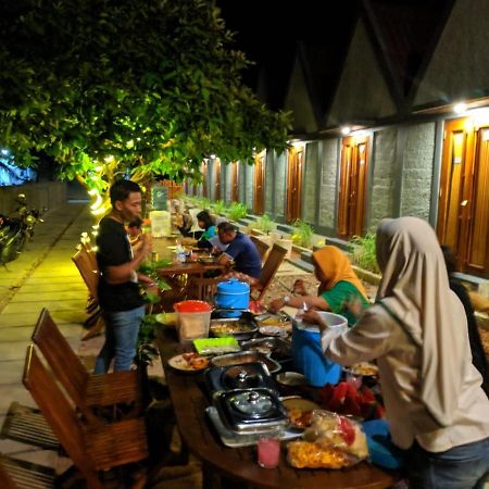 E2 Guest House Karimunjawa-Inseln Exterior foto