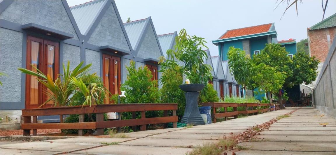 E2 Guest House Karimunjawa-Inseln Exterior foto