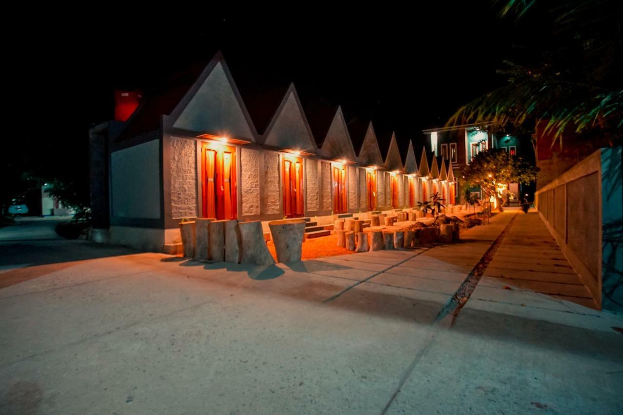 E2 Guest House Karimunjawa-Inseln Exterior foto